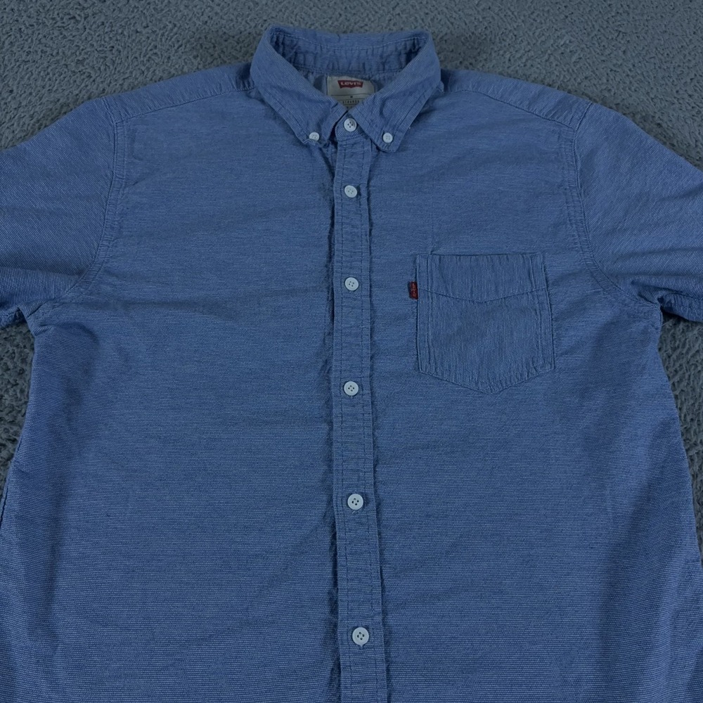 Levis Shirt Mens Medium Blue Chambray Short Sleeve Light Wash Denim Button Down